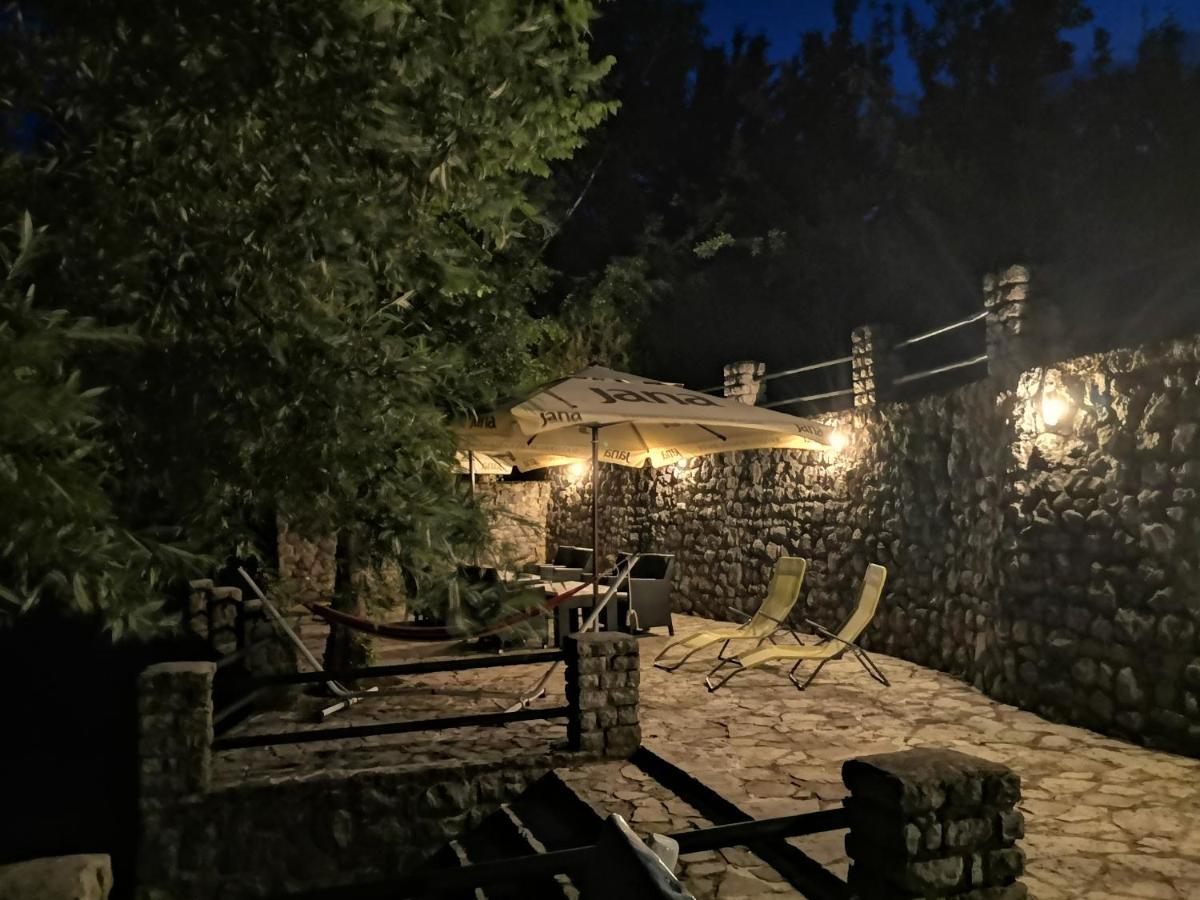 Mila Holiday Home Lohovo Esterno foto